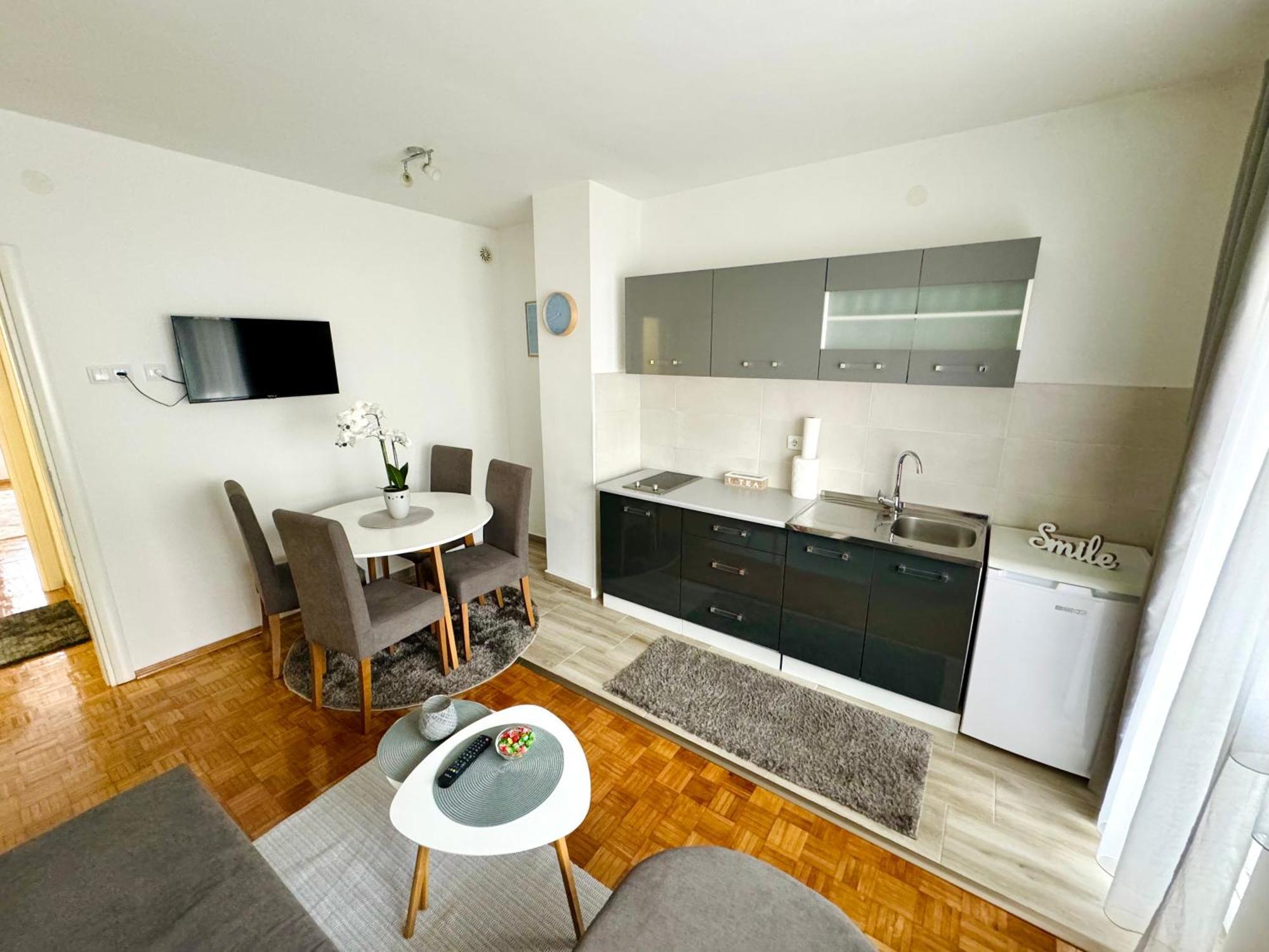 Gradiska Na Savi Apartmani I Sobe Eksteriør billede